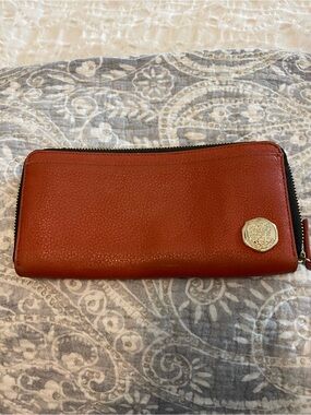 Vince Camuto orange brown zip around Wallet gold emblem soft leather